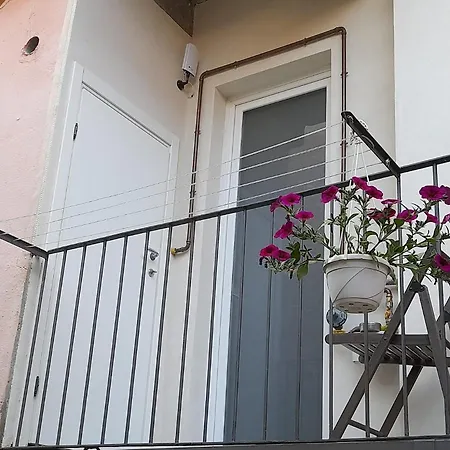 Casa Adelina - Pallanza Centro Дом отдыха *